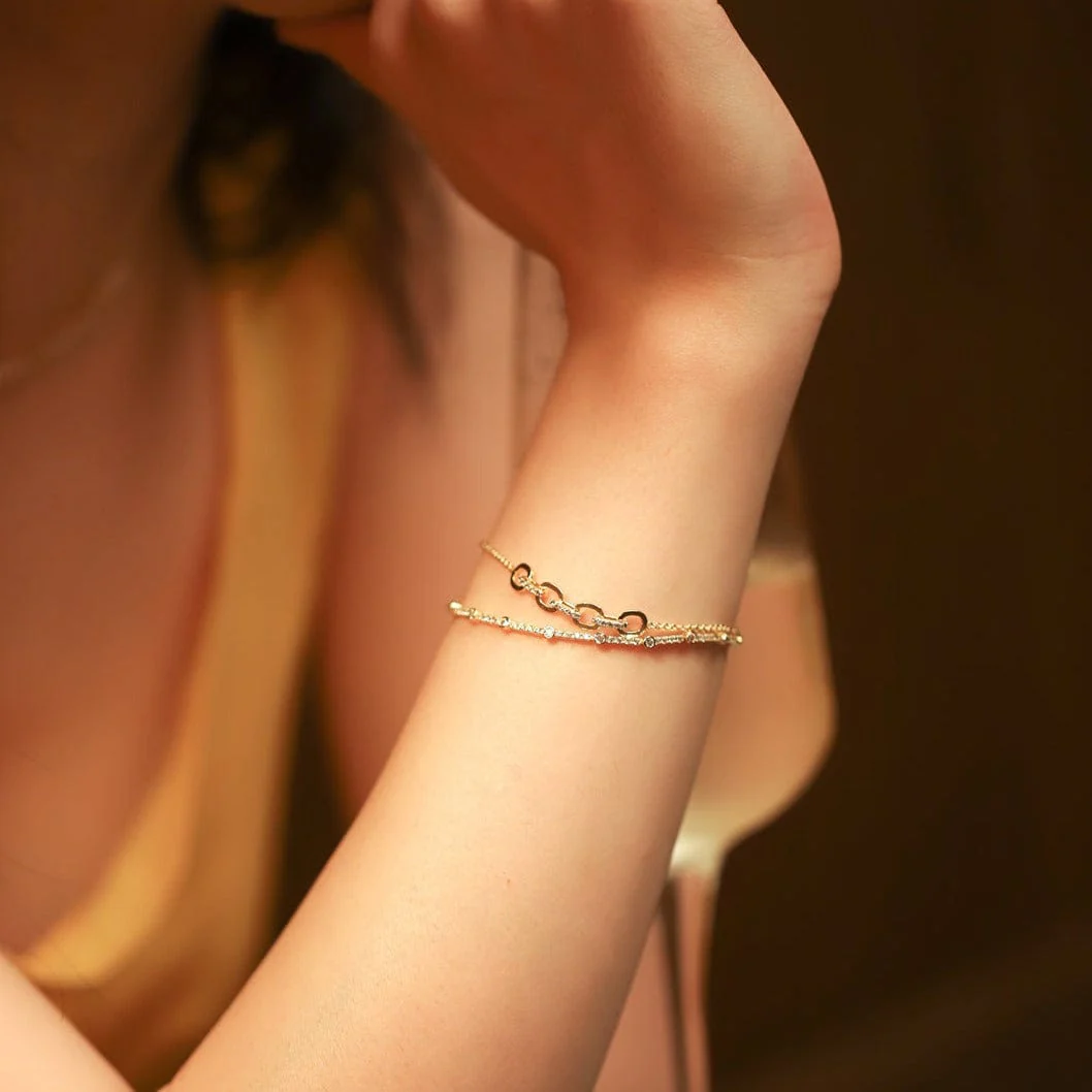 Four Link Chain Bracelet - Image 2